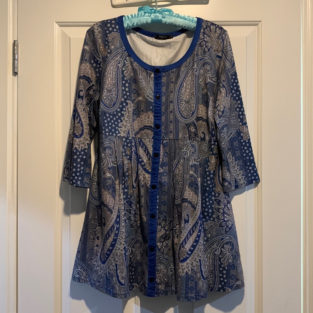 Figure flattering tunic